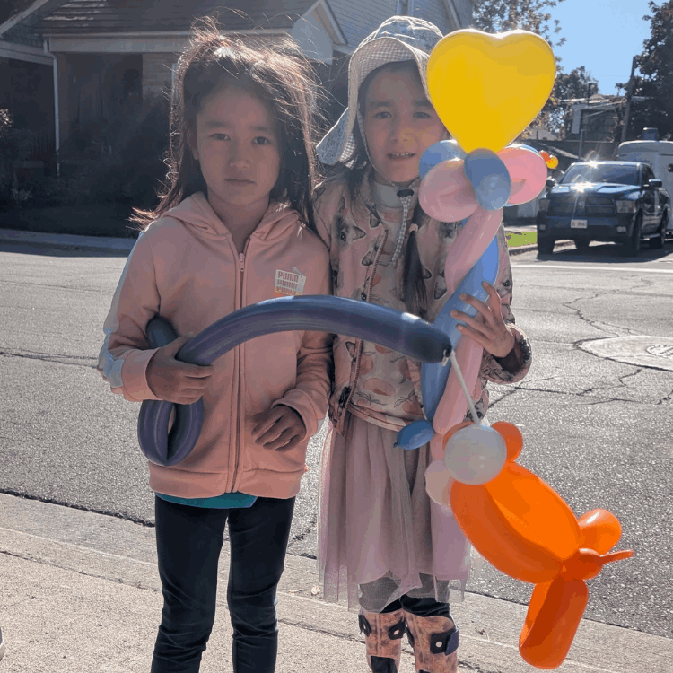 Girls with Balloon Animals in Hamilton Ontario