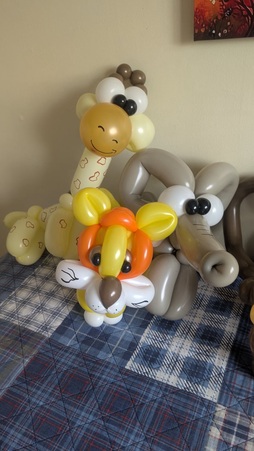 Balloon Safari Animals for Baby Shower Hamilton Ontario by Phil the Balloon Guy